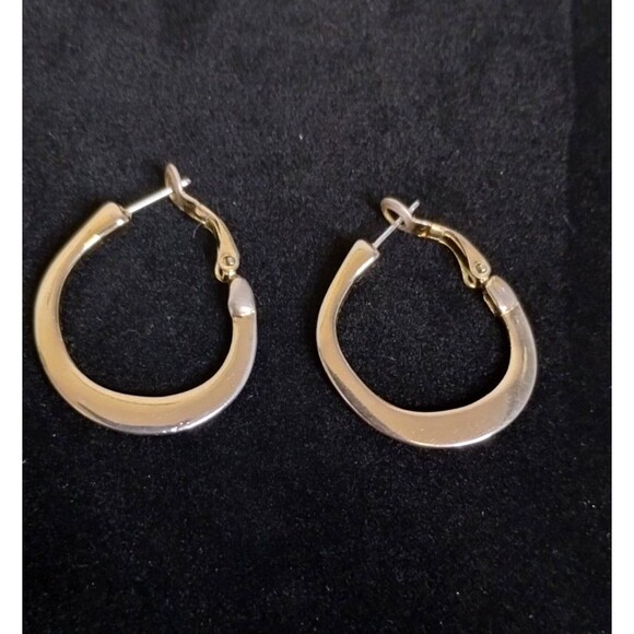 Gold Tone Medium Hoop Earrings EUC - Picture 2 of 4